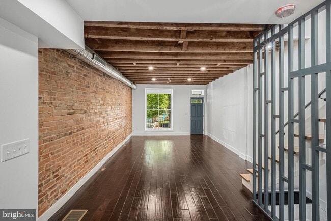 Photo - 325 W Lorraine Ave
