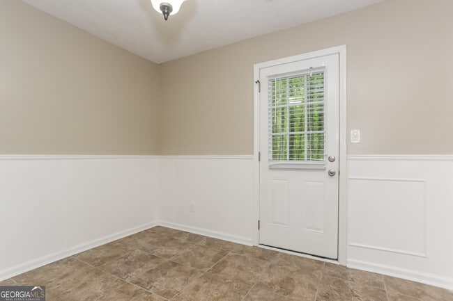 Photo - 265 Arbor Way