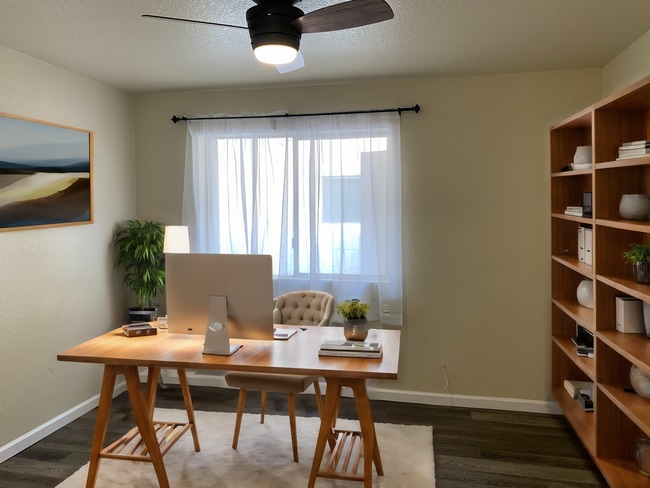 Photo - 444 W Ivyglen St Unit 4