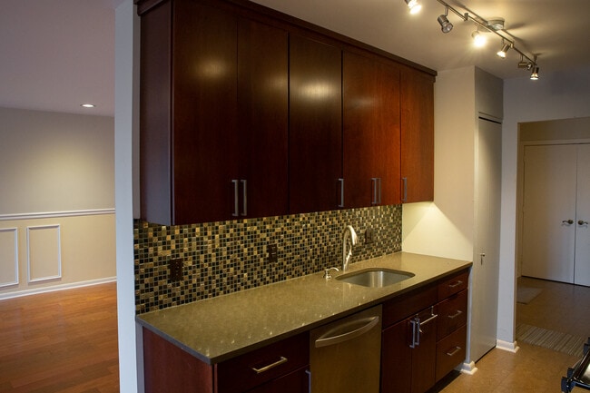 Photo - 1640 Oakwood Dr Unit W216