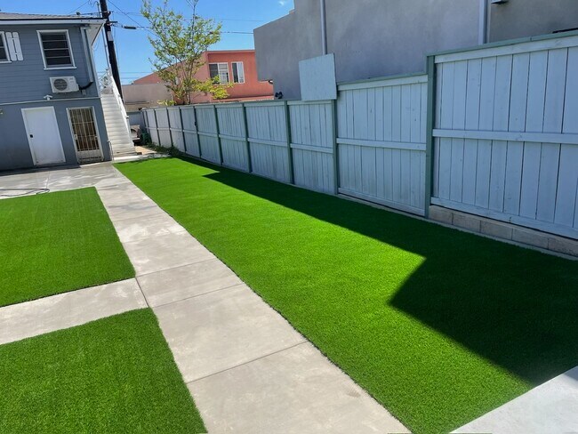 Photo - 1335 Felspar St