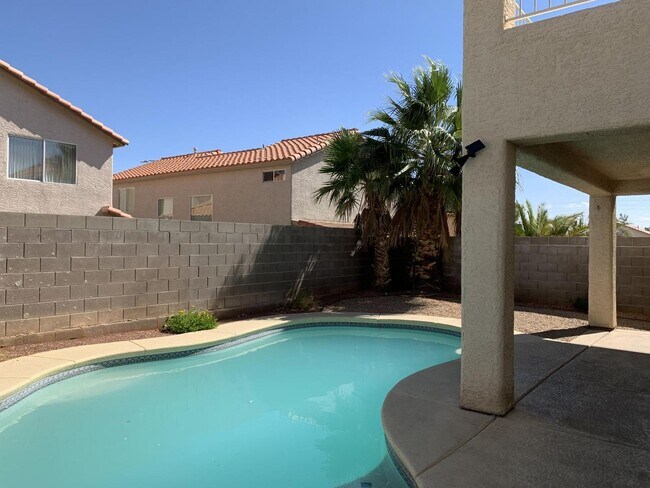 Photo - 4 Bedroom Pool Home