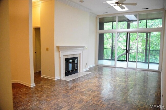 Photo - 4540 Laclede Ave Unit 304