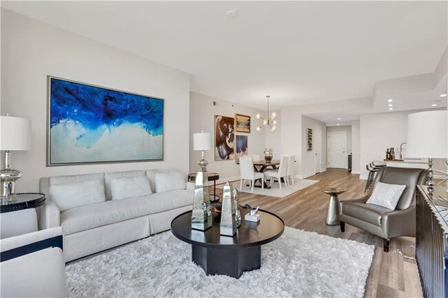 Building Photo - 270 17th St NW Unit 3308