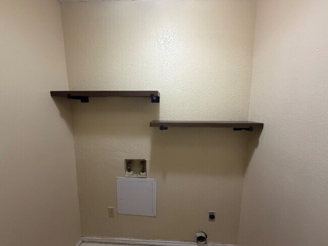 6110 36th St Unit 11