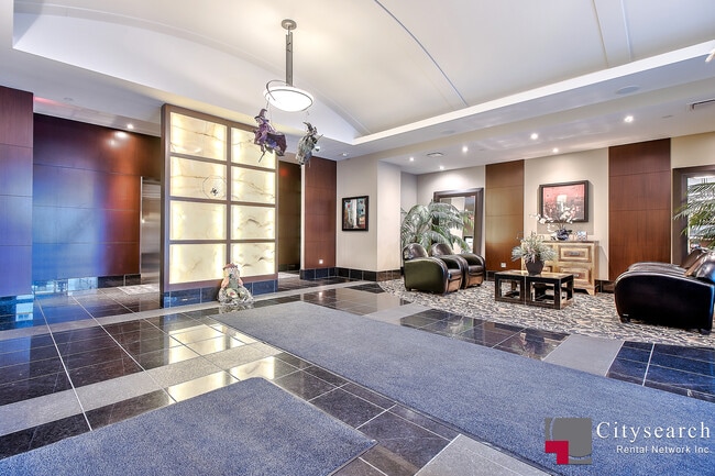 Photo - 920-805 5 Ave SW