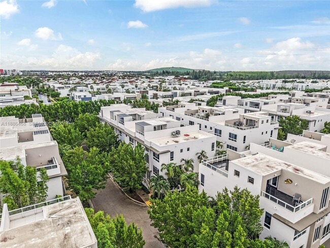 Building Photo - 6611 NW 105th Pl