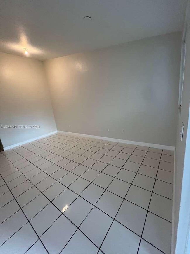 Photo - 1661 SE 28th St Unit 202