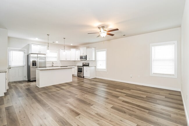 Photo - 3028 Celia Ave