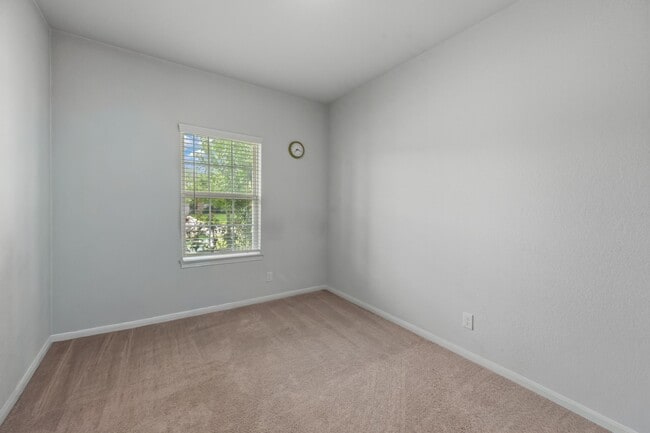 Building Photo - 8831 W Cres Lake Cir