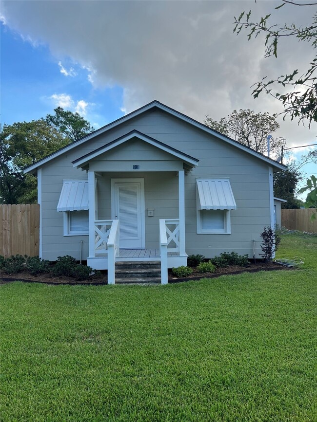 Building Photo - 503 Ross St