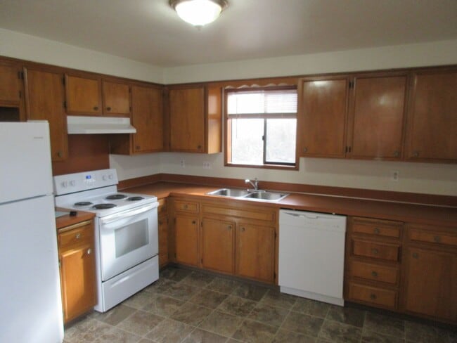 Photo - Large 2 bedroom w/ Garage Unidad 2220