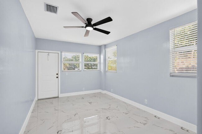 Photo - 1531 NE 33rd St