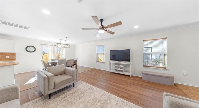 Photo - 8613 Wiley Way