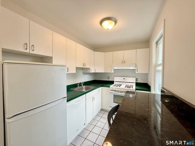 Photo - 139 Bradley St Unit B