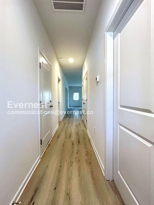 Photo - 212 Grant St