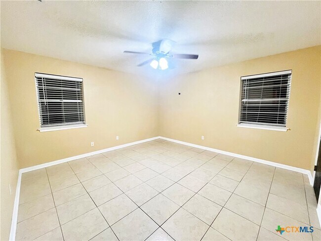 Photo - 1006 Missouri Ave