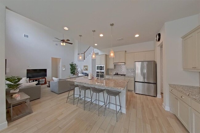 Photo - 231 Village Oak Dr