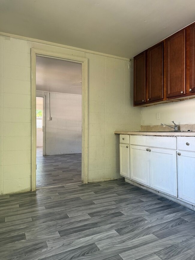 Photo - 410 Kingsby St Unit A