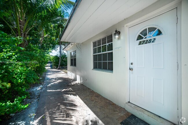 Building Photo - 17380 NE 4th Pl Unit 1 Rental