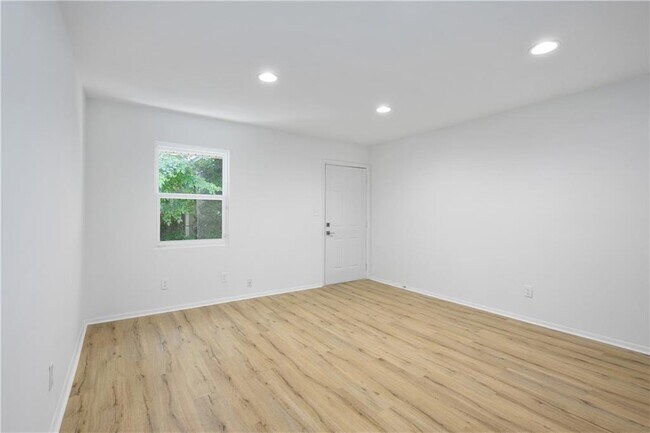 Photo - 1170 Greenwich St SW Unit 3