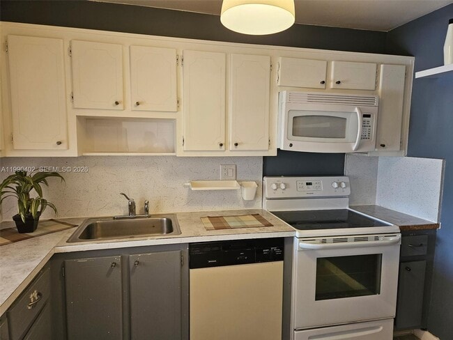 Photo - 2200 E Hallandale Beach Blvd Unidad 408