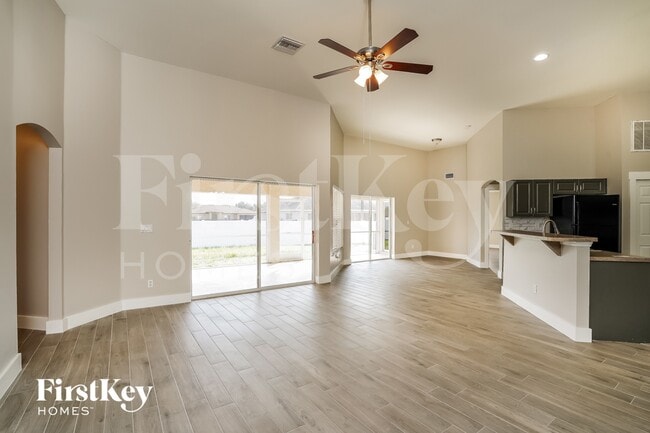 Photo - 2117 NE 23rd Ave