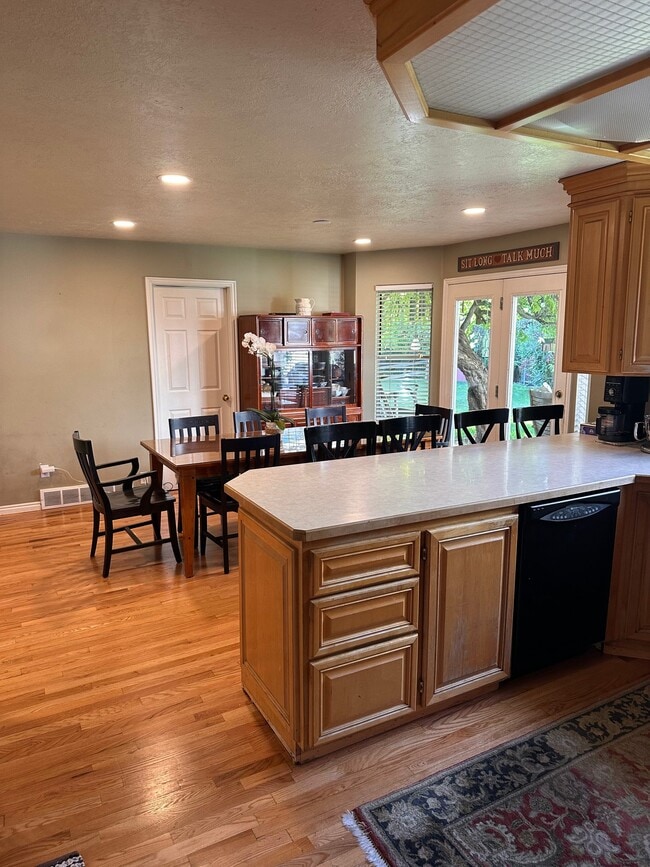 Photo - 63 W 2950 N St