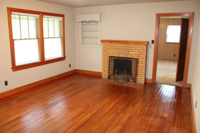 Photo - Fenced yard in heart of Decatur!