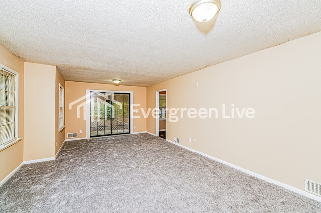 Photo - 2633 1st St NE