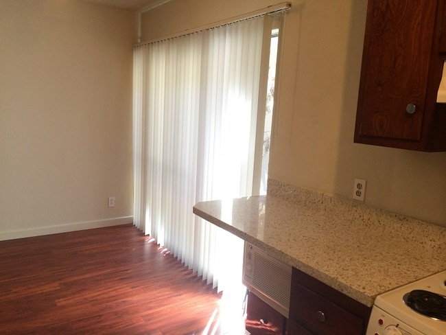 Photo - 530 Veteran Ave House