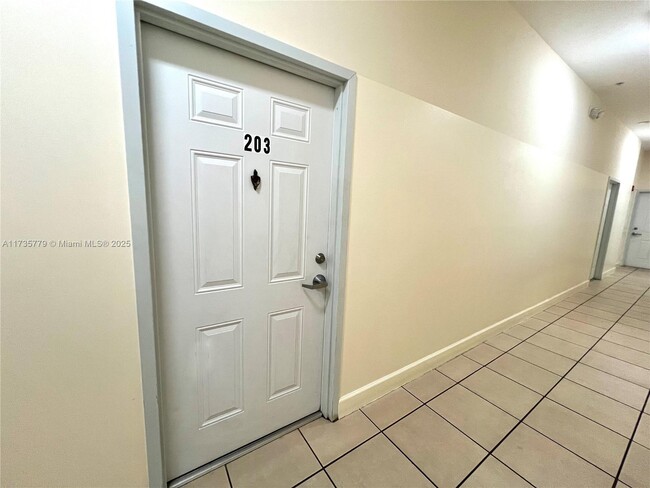 Photo - 1253 SW 2nd St Apartamento Unidad 203