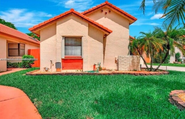 Photo - 700 SW 113th Ave