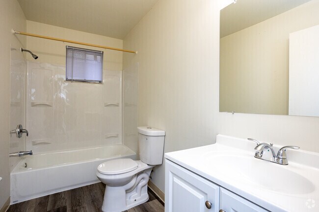 2BR, 1.5BA - 1,178 SF
