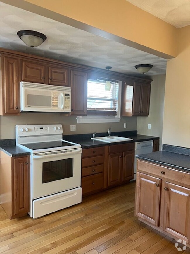 Building Photo - 79-81 Winthrop Street Unit 81 Winthrop St. Rental