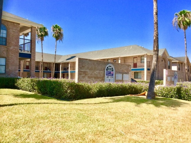 Las Violetas Town Home Apartments