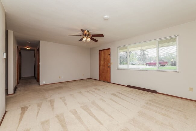 Photo - 425-453 Ogden Road Unidad 425