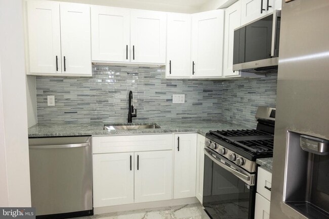 Photo - 2201 Strahle St