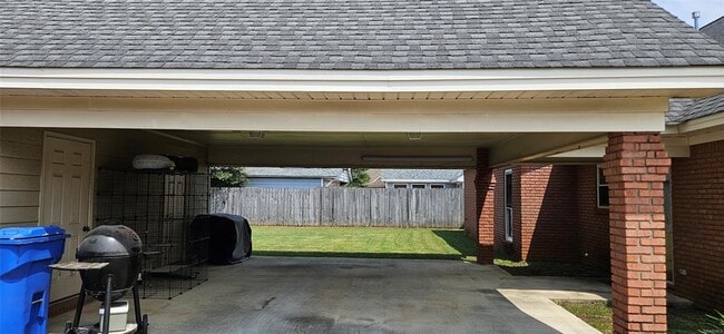 Photo - 738 Summer Ln