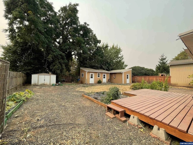 Photo - 450 W Sherman St