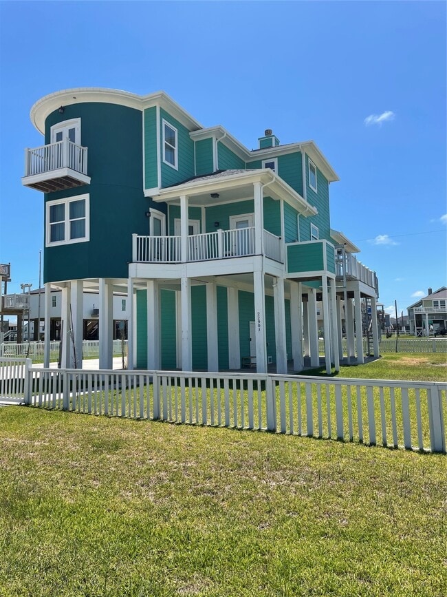 Building Photo - 22903 Miramar Dr Rental