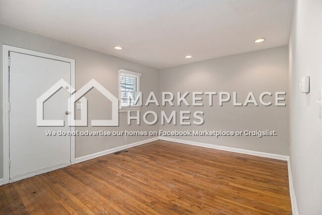 Photo - 517 Woodward Ave SE