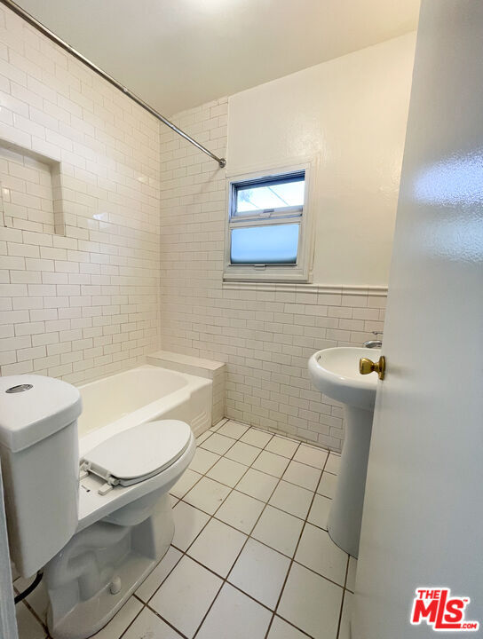 Photo - 843 Huntley Dr