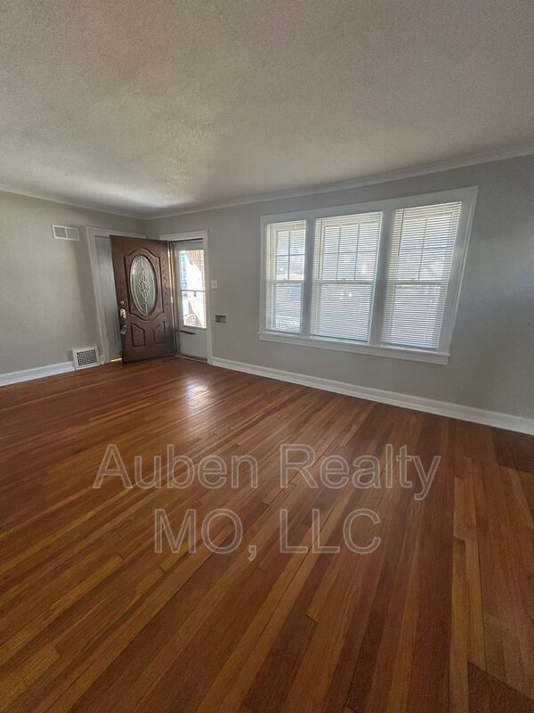 Photo - 6227 Rockhill Rd