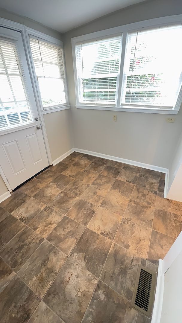 Photo - 1421 Roper Ave