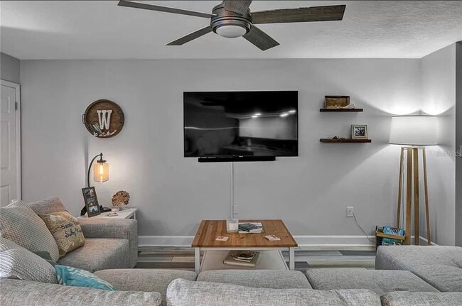 Photo - 661 Poinsettia Ave Unit 104