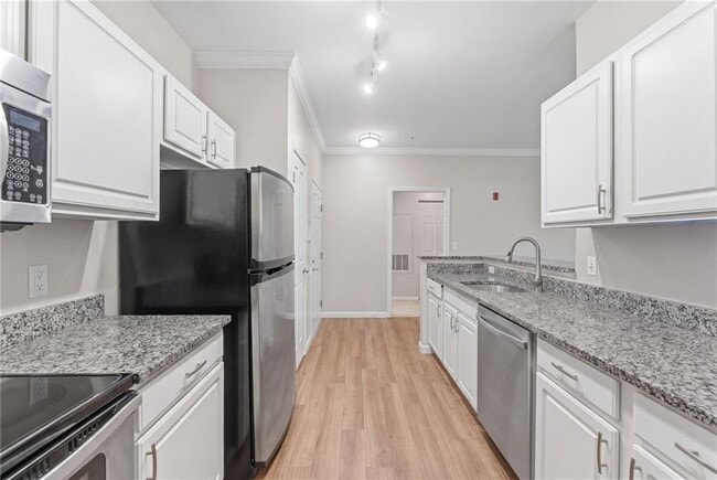 Photo - 1000 Providence Pl