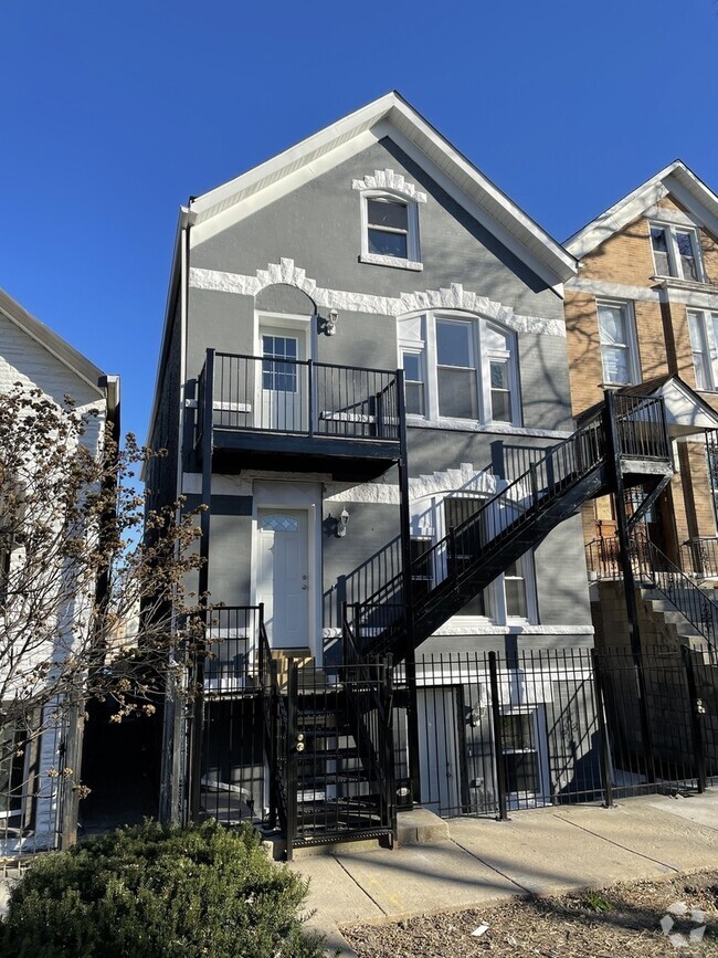 Building Photo - 2311 S Whipple St Rental