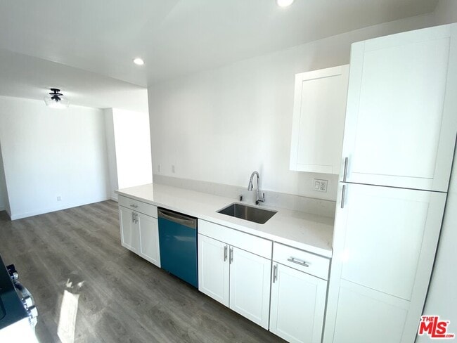 Photo - 1000 Havenhurst Dr Unit 7