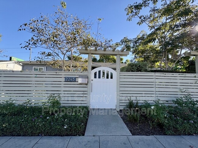 Photo - 2245 Garnet Ave